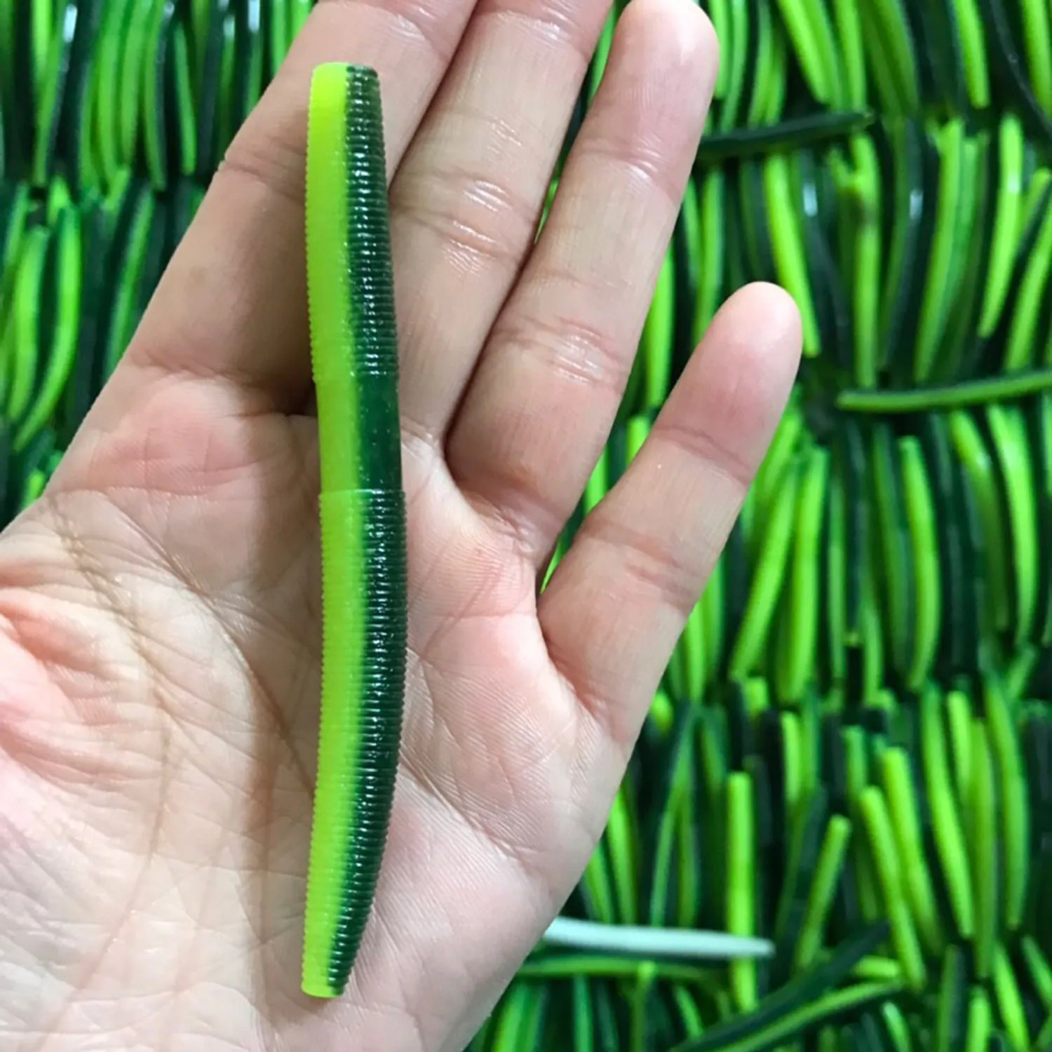 

AR24 Fishing Lure Stick Senko Worm 10cm 6.5g 8pcs 2.5 inch Bass Soft PVC Worm Lures Baits Double Colors Earthworm for Wracky Rig