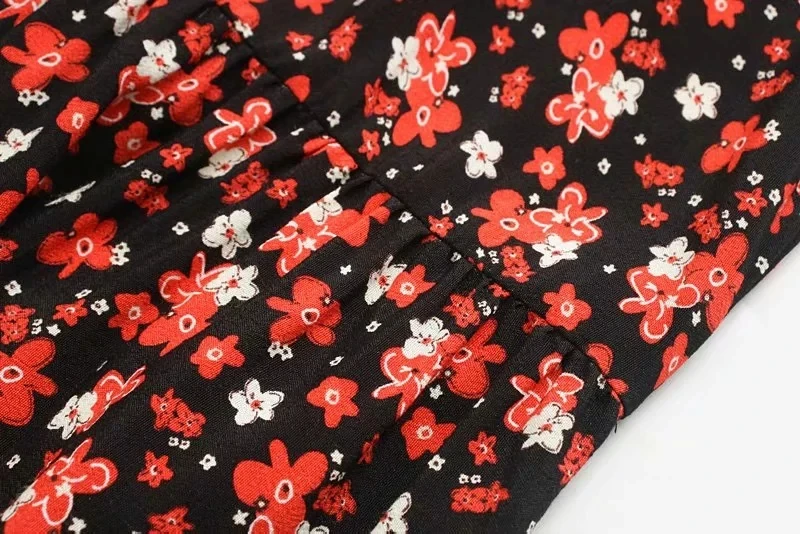 Зимнее красное платье с цветочным принтом и длинным рукавом женское