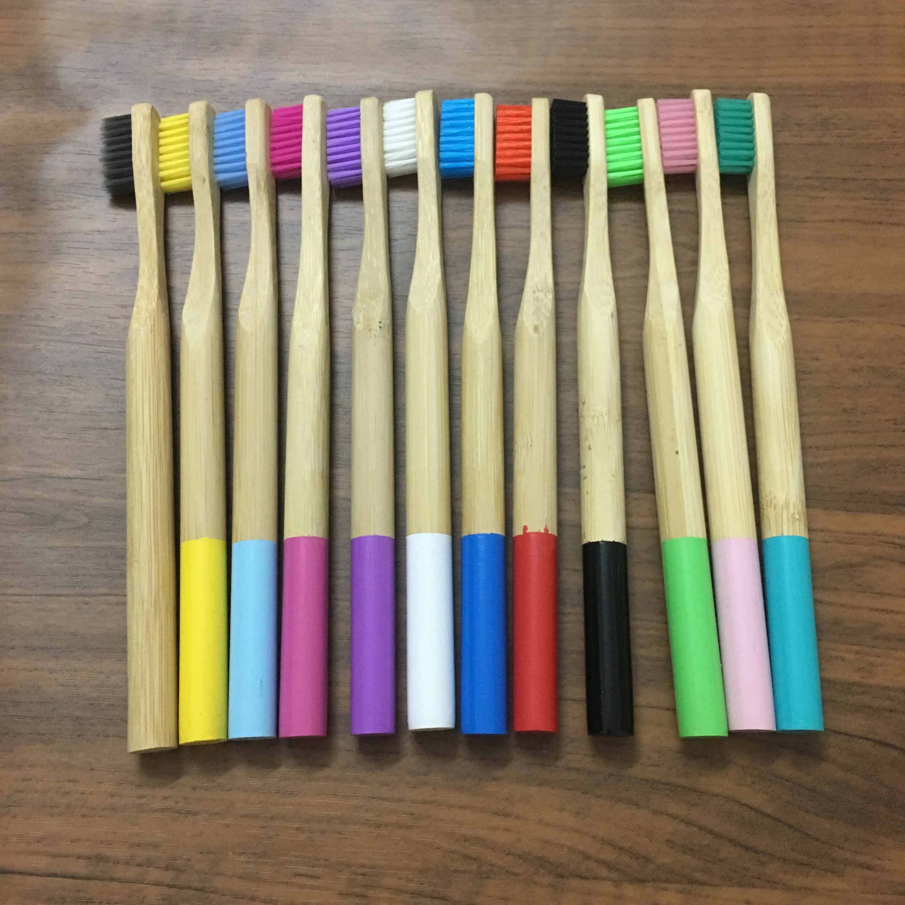 4 шт. зубная щетка для взрослых с бамбуковым углем круглая ручка дорожный набор