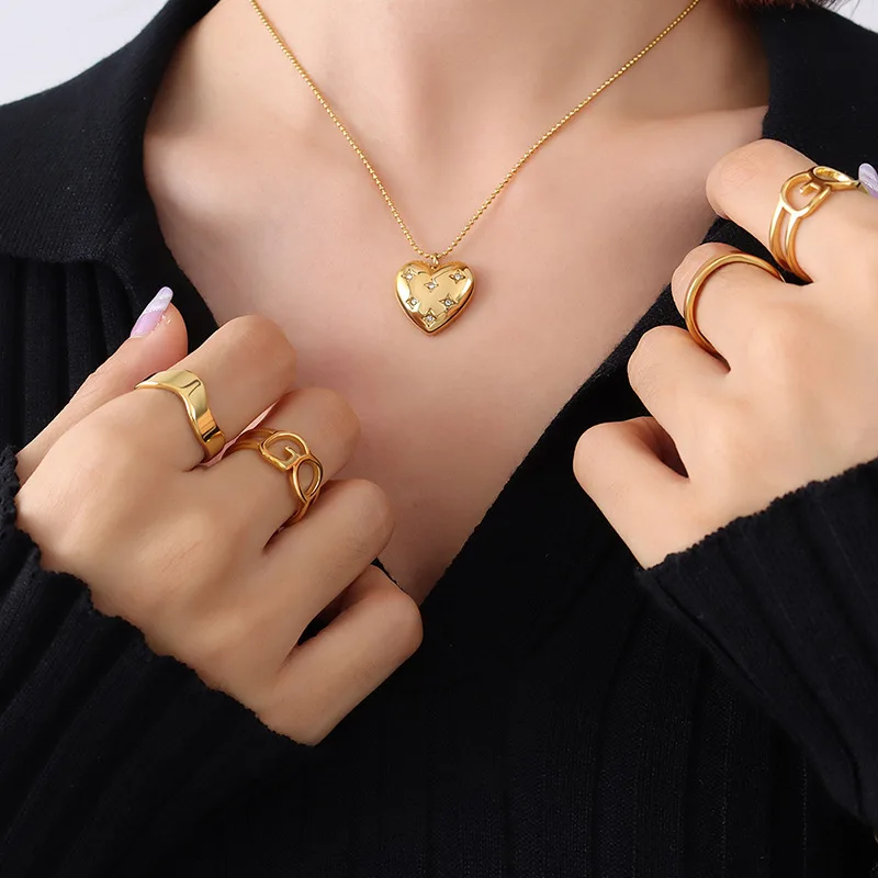 

ALLNEWME Luxury Shining Rhinestones Love Heart Pendant Necklace for Women Golden Titanium Steel Beaded Chain Chokers Necklaces