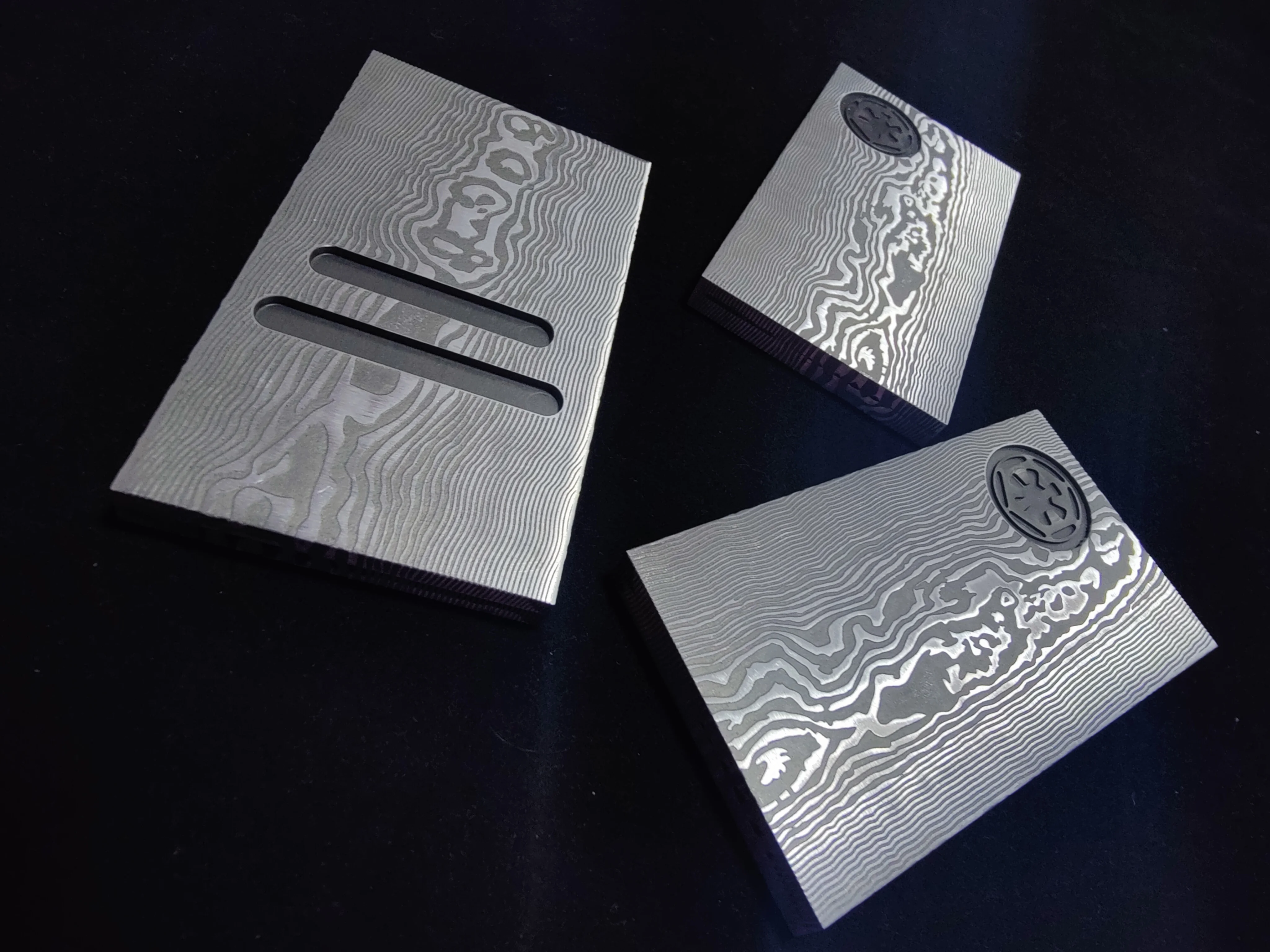 MYBY Beskar-Pel&iacute;cula de acero y accesorios de televisi&oacute;n, mandaloriana armadura de hierro, accesorios de fundici&oacute;n de armadura de metal, sables de luz de bloque, modelo 1/1-5