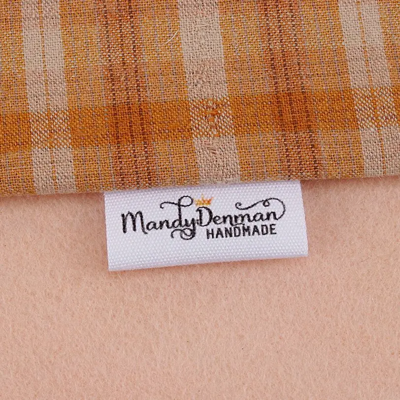 

Handmade Labels, Personalized Brand, Custom Logo, Cotton Tags, 100% Cotton, Washable, Crown, 30mm x 42mm (MD5094)