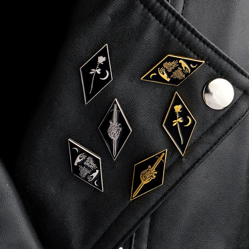 Модный меч сердце лацкан булавка женский значок черный розовый цветок дизайн