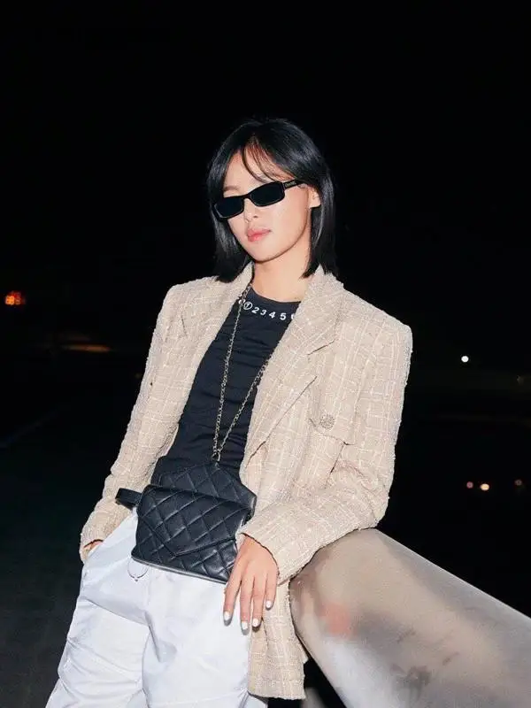 

Coats & Jackets