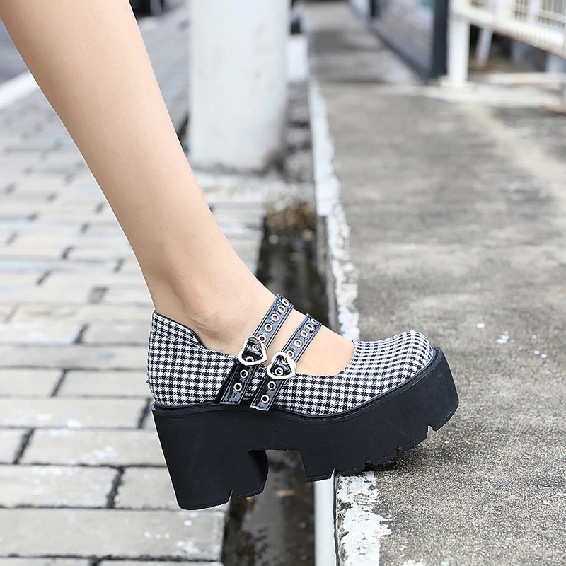 

Туфли-лодочки женские из лакированной кожи, на толстой подошве