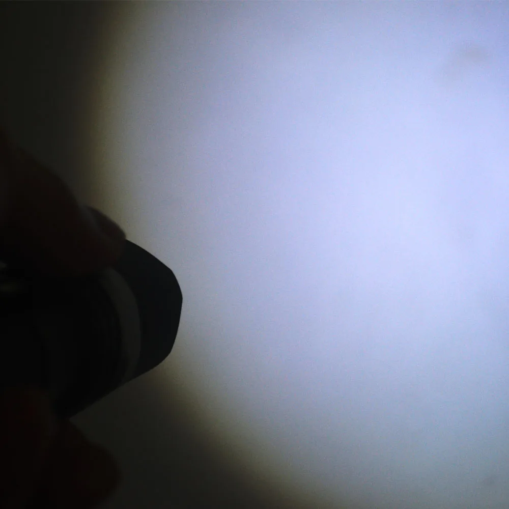 

AAA LED Flashlight Tactical Flashlight 300Lumens XPE Q5 Zoomable 5 Modes Hiking Camping Lanterna LED Torch 18650 Rechargeable