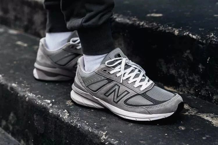 

2021 New Series Sleeveless Skates, Men's and Women's Jogging Baskets, American TV Retro 990V5,
