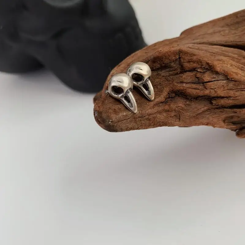 

Vintage Silver Plated Crow's Head Stud Earring Motorcycle Party Gothic Style Men Women's Small Earring Cool Unisex Jewelry Gifts