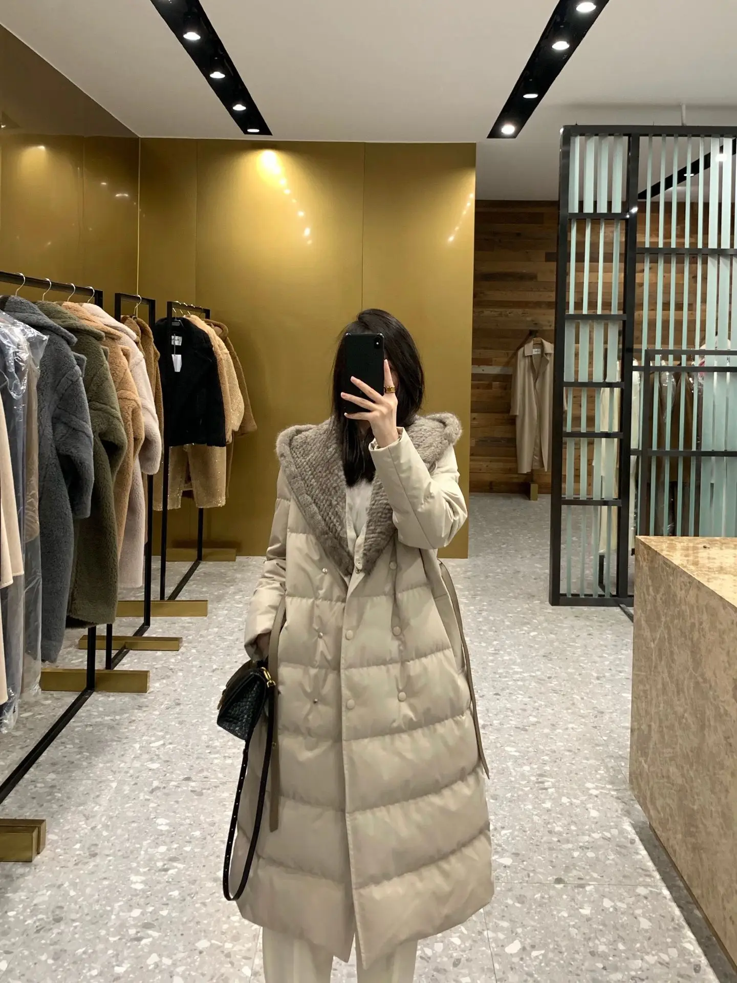 2021 new autumn and winter down jacket women white goose down mink hat detachable bread jacket European style jacket