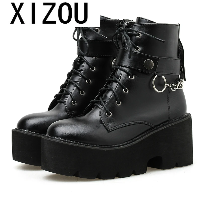 Женские кожаные ботинки с цепочкой черные на платформе блочном каблуке в