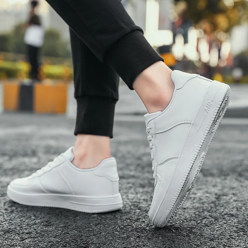 Женские теннисные кроссовки на шнуровке удобная спортивная обувь для бега и