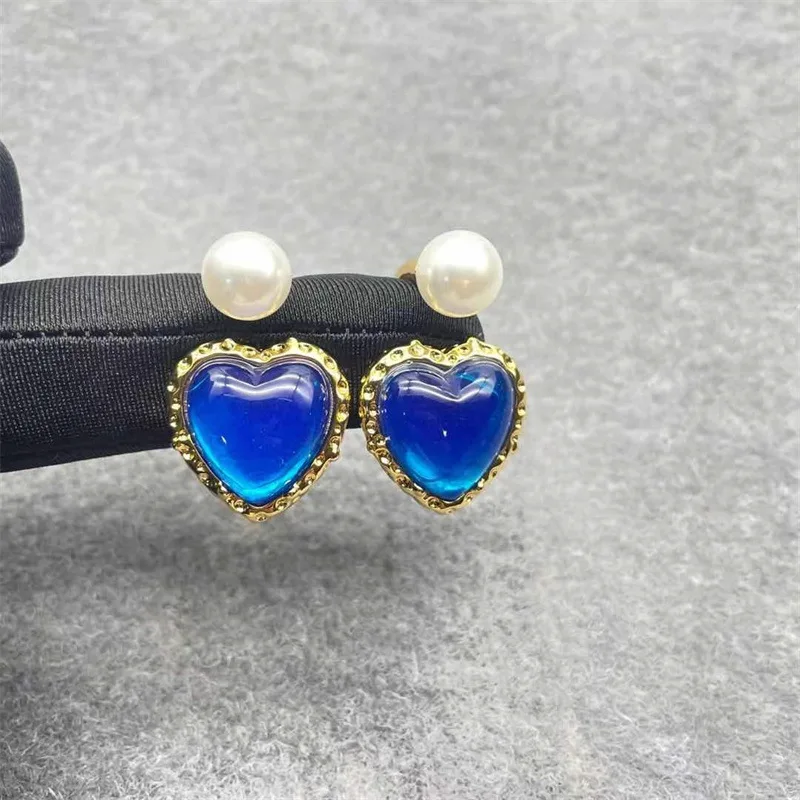 

New fashion European and American earrings, three dimensional love, retro green, blue peach heart