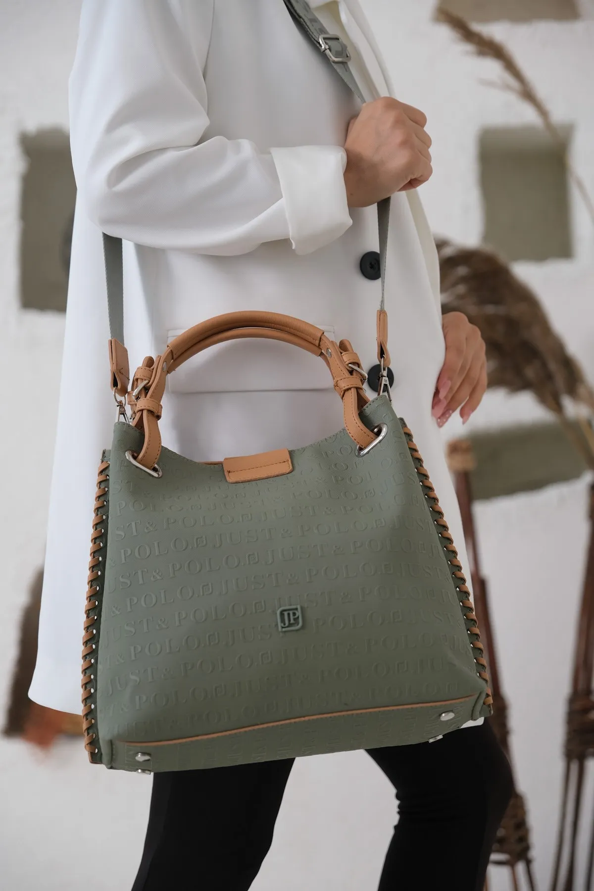 

Green Women 'S Magnet Closure Detail Hand and Shoulder Bag PBU4031