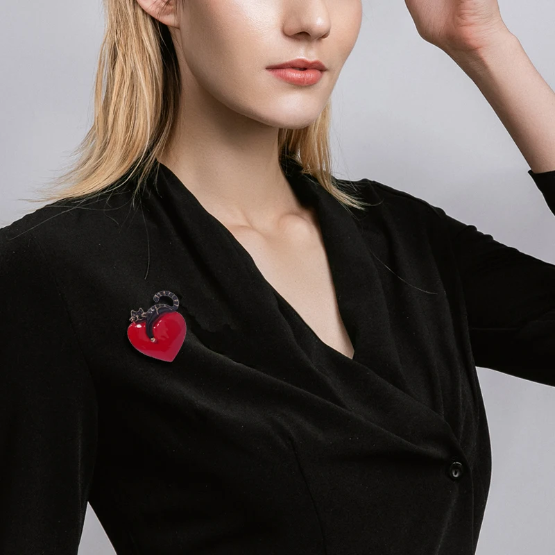 

Enamel Heart Lazy Cat Brooch Pins for Lovers Gift Wedding Jewelry Brooch Valentine's Day Gift