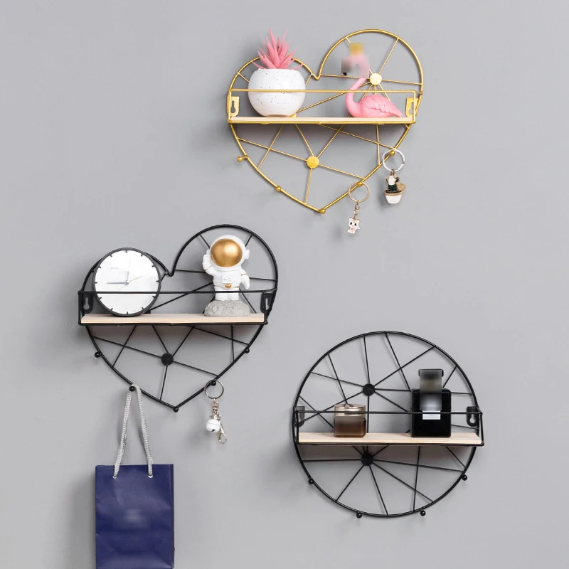 Железная полка для хранения в ванной комнате с оформлением под дерево | Дом и сад