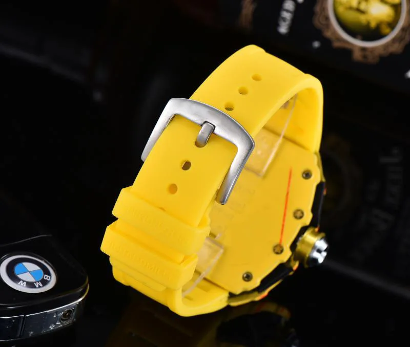 

2020 new hot-selling men's watch quartz 6-pin second run silicone watch