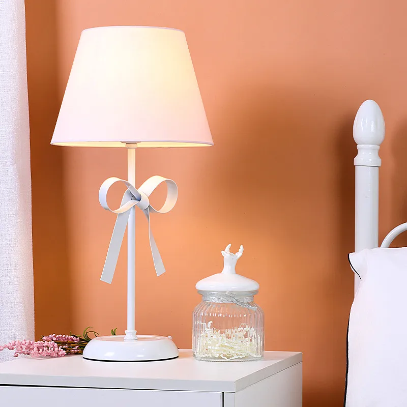 

Современная светодиодная розовая Настольная лампа с бантом из смолы, прикроватный светильник для гостиной, спальни, декоративная домашняя ...