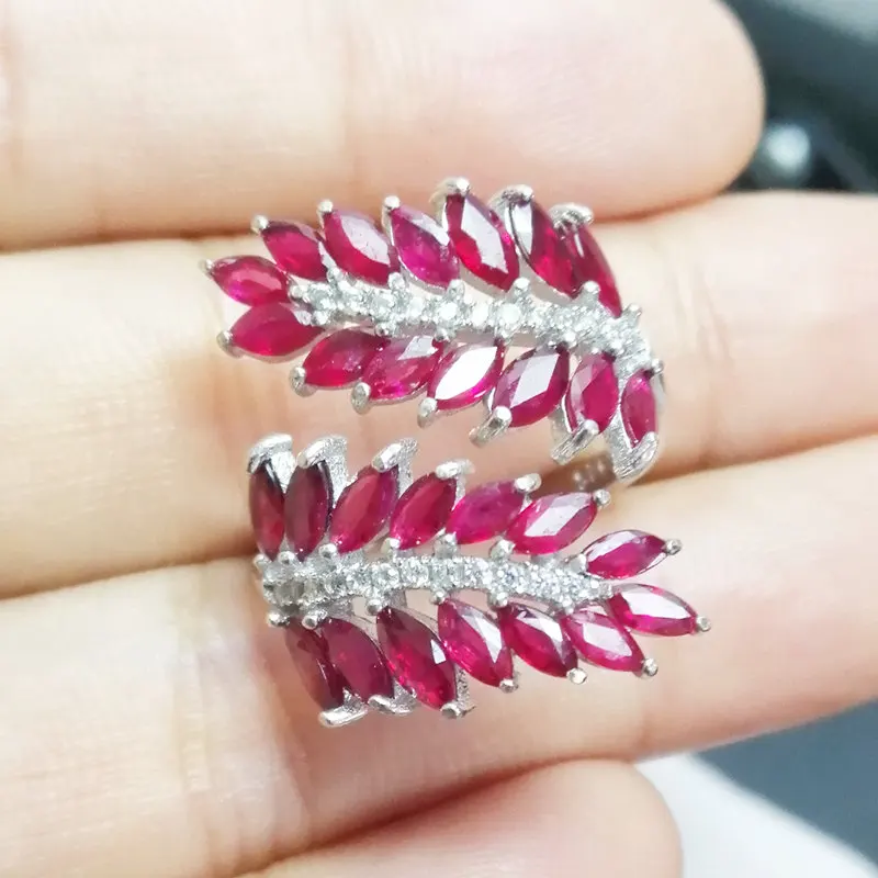Кольцо с натуральными рубинами или изумрудными листьями бесплатная доставка