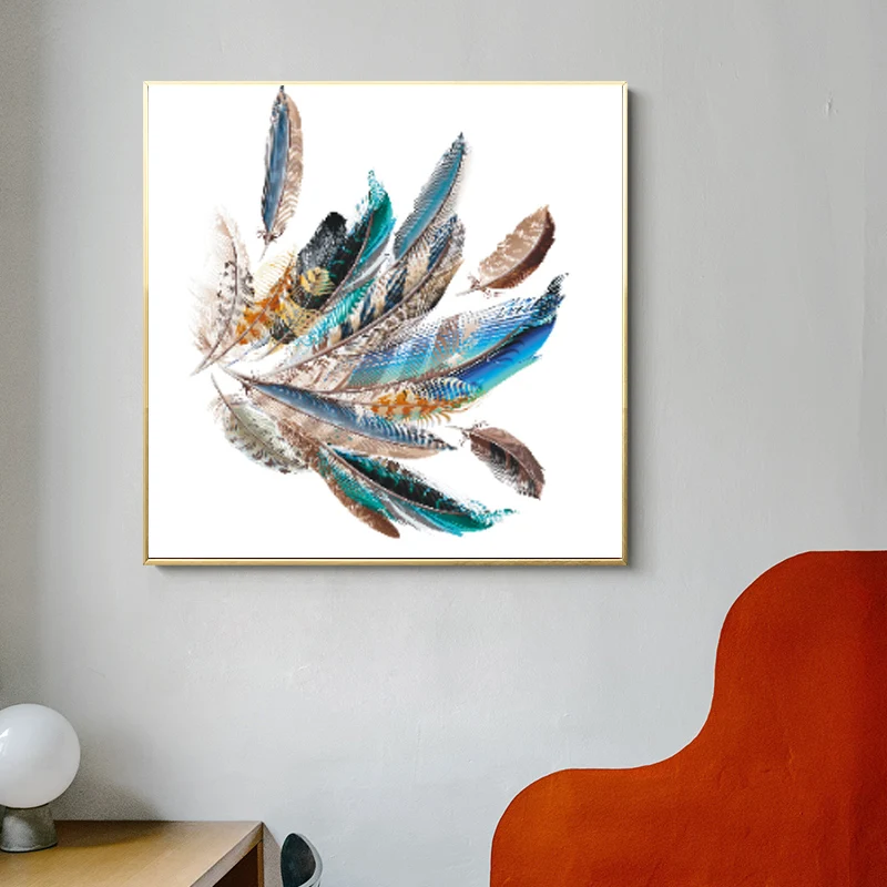 Абстрактный постер в скандинавском стиле с изображением золотых перьев