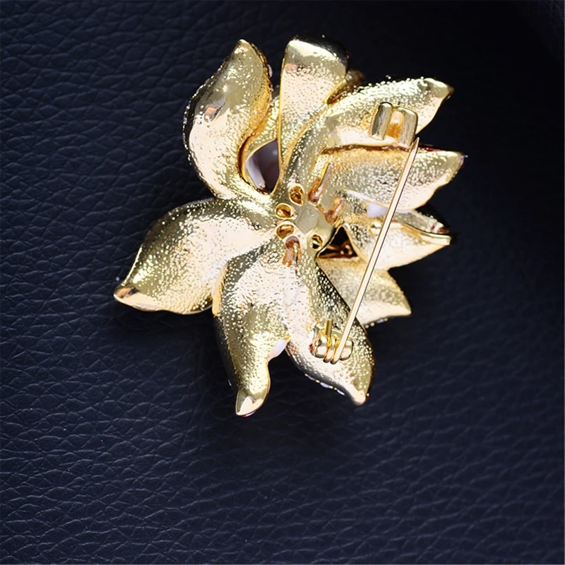 

Peony Brooches for Women Vintage Fashion Style Elegant Wedding Pins Party Brooch Accessories