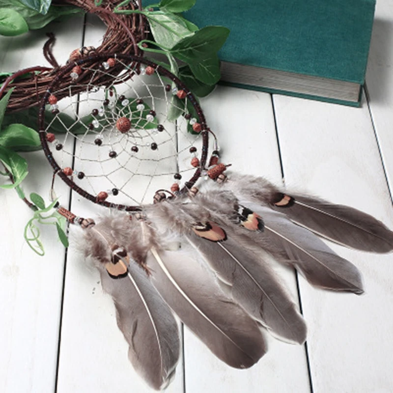 

Retro Maple Leaf Dream Catcher Wind Chimes Indian Style Feather Car Pendant Dream Catcher