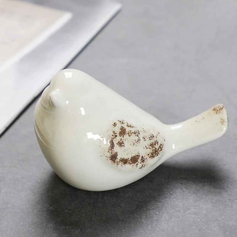 

Modern Simple White Ceramic Bird Ornaments Home Living Room Office Ornaments Practical and durable decorative bird ornaments