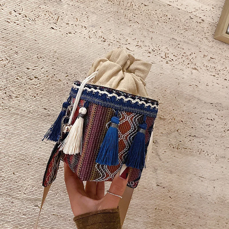 

Net Red Small Bag Female Autumn and Winter New Woolen Tassel Fairy Box Single Shoulder Bag Texture Versatile Messenger Bag