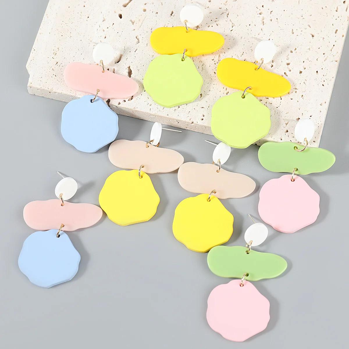 

Fashion Colorful Resin Acrylic Earrings Women Asymmetric Green Irregularity Stud Earrings Wedding Jewelry Accessories