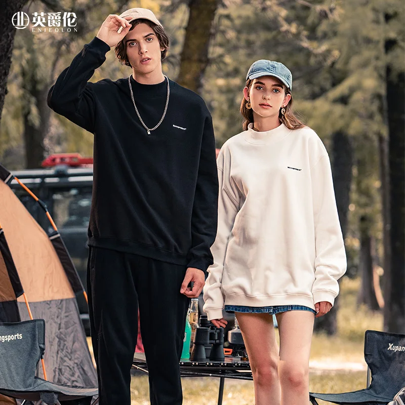 

Hoodies & Sweatshirts