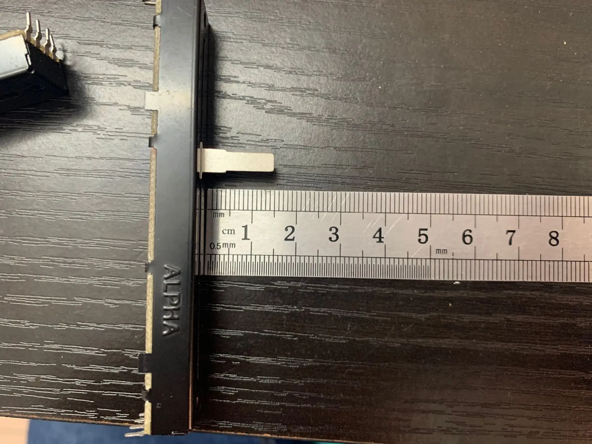 Тайваньский потенциометр с рельсовым прямым стержнем F8.8 см B10KX2 Длина оси 15 мм