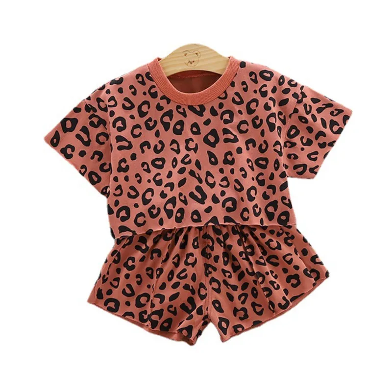 

Новинка, летняя одежда для маленьких девочек, детская модная спортивная футболка, шорты, 2 шт./компл., повседневный костюм для малышей, милая ...