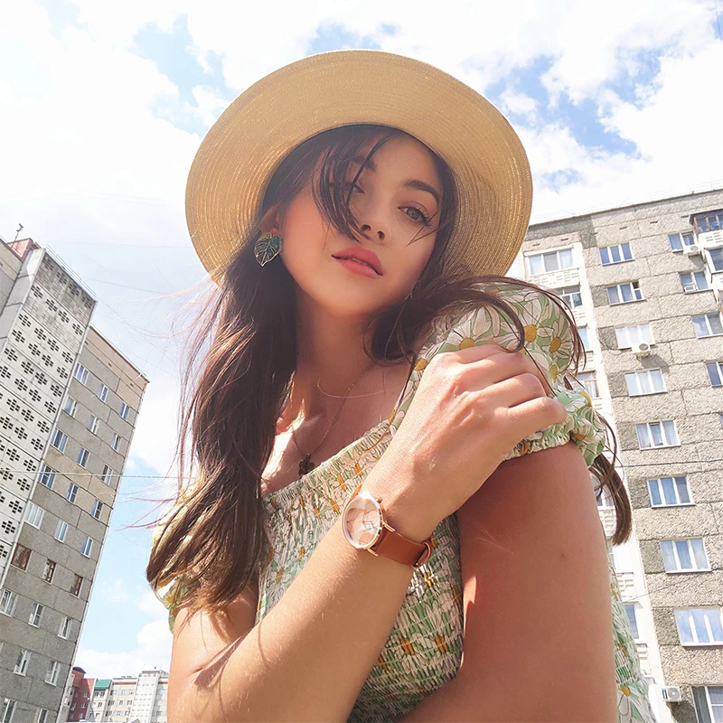 Часы Shengke женские наручные с зеленым циферблатом креативные кварцевые японским