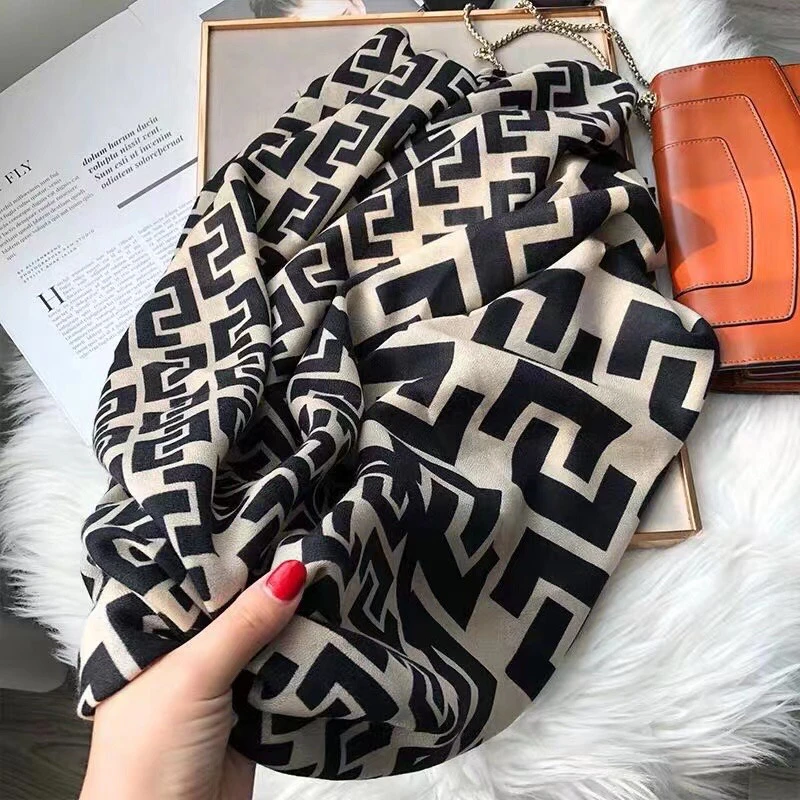 

2020 Brand Autumn winter women beach quality shawl cotton scarf lady fashion scarves bandana pashmina wrap hijab muffler