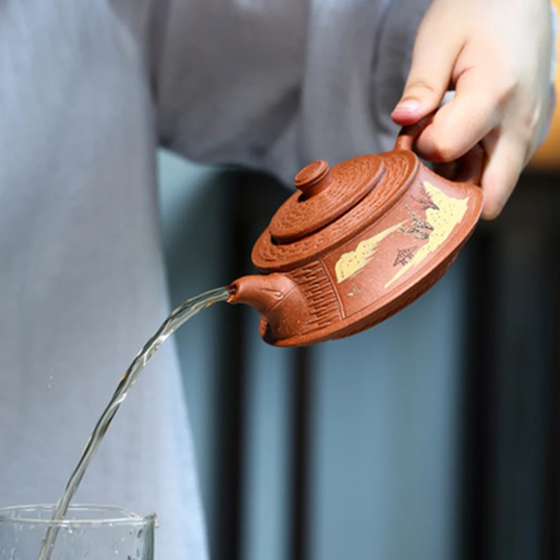 

Yixing Original Mine Handmade Teapot Famous Descending Mud Zhoupan Purple Sand Pot Mud Painted Landscape 250 ML Teaware