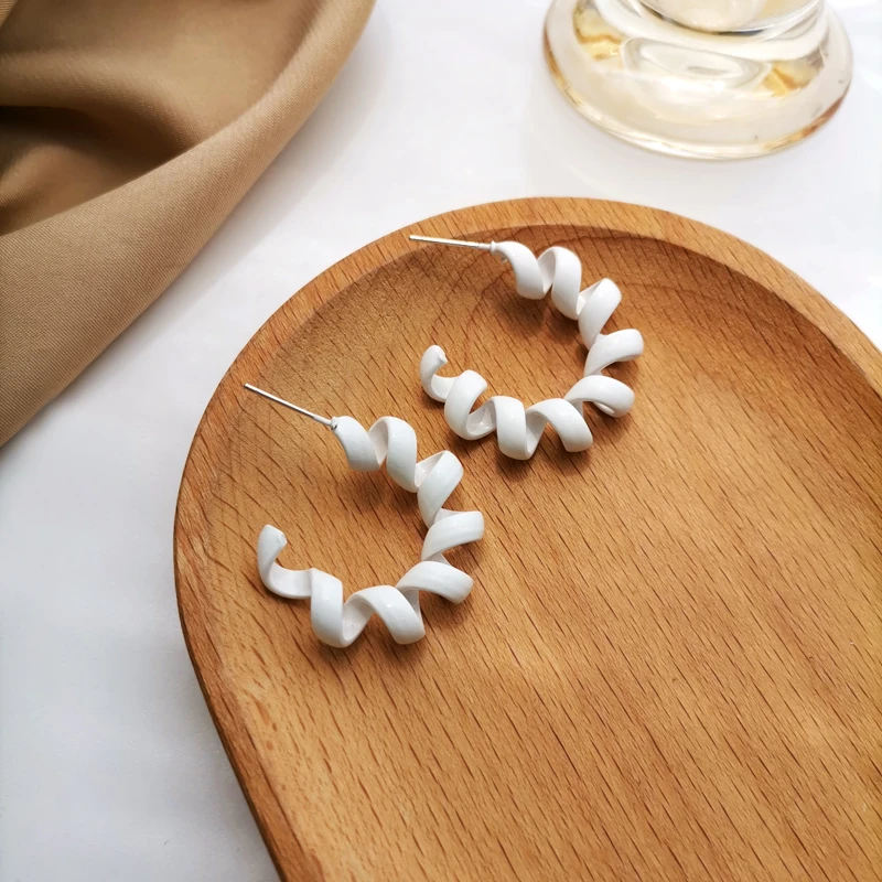 

kshmir Fashion color metal wavy spray painted earrings lady C candy color telephone wire Earrings Earrings girl jewelry gift