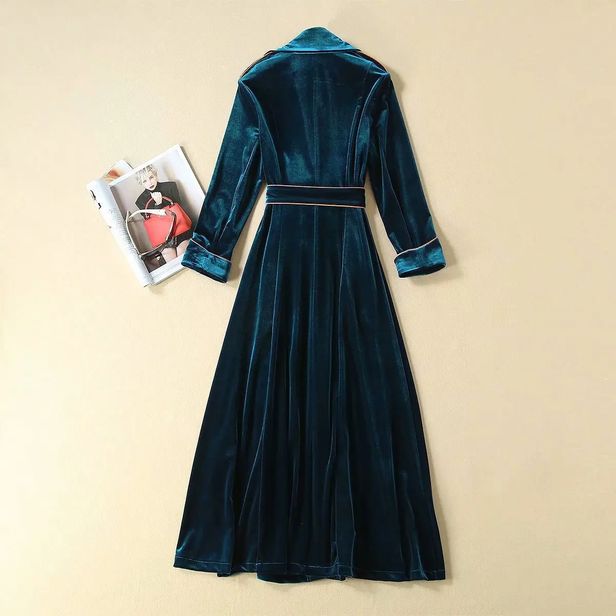 Женское однобортное платье с отложным воротником оранжевое Плиссированное