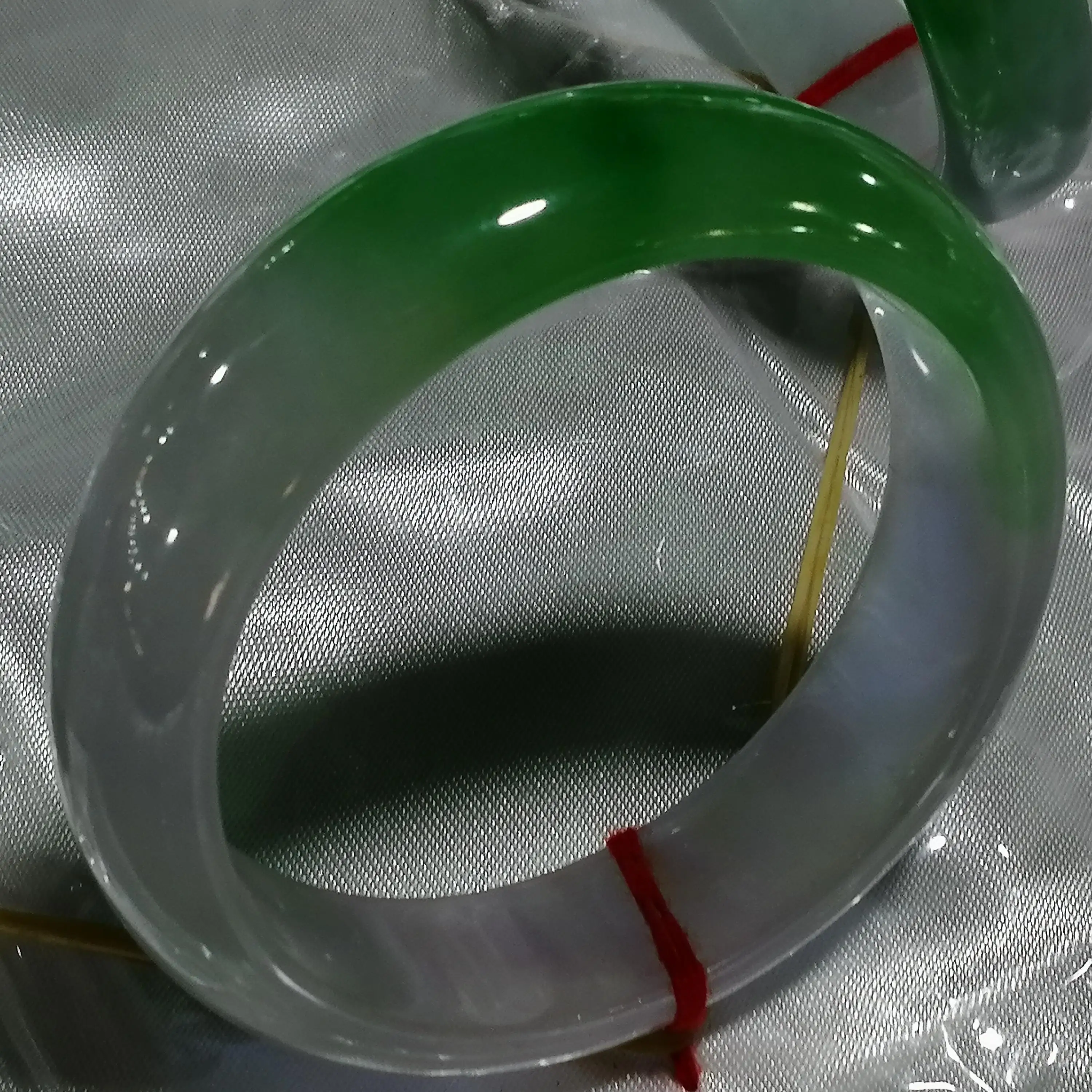 Отправить сертификат настоящий бирманский зеленый нефритовый браслет женский