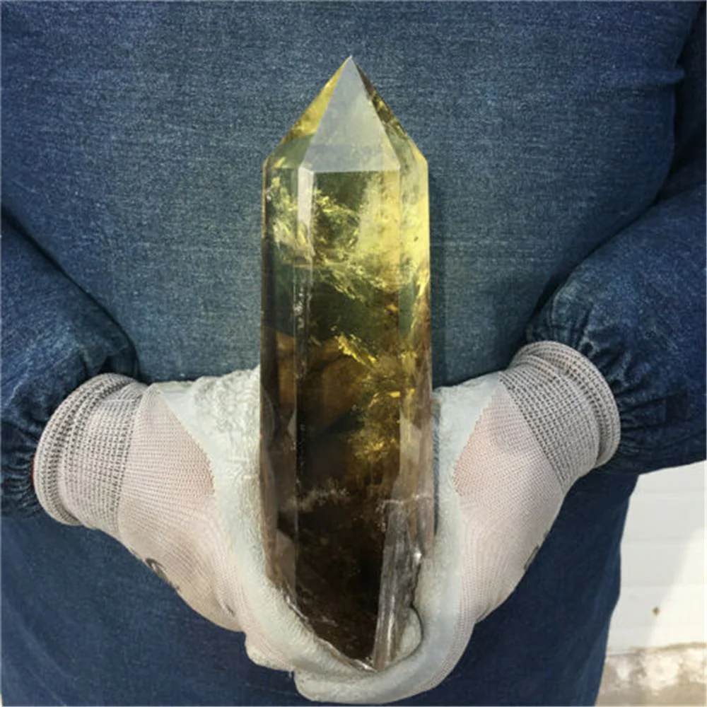 

Naturally smoked topaz quartz spinel crystal rod can heal room decoration and jewelry production at will.