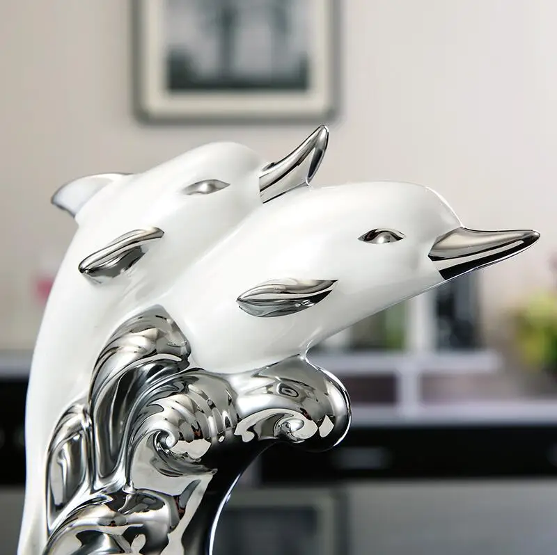 

European Ceramic Ornaments Creative Home Furnishing Decoration Crafts Desktop Dolphin Animal Figurines Wedding Birthday Gift