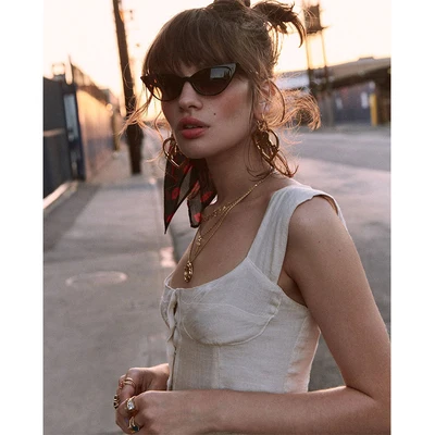 Женское плиссированное платье хлопковое бежевое мини пляжное на кнопках без