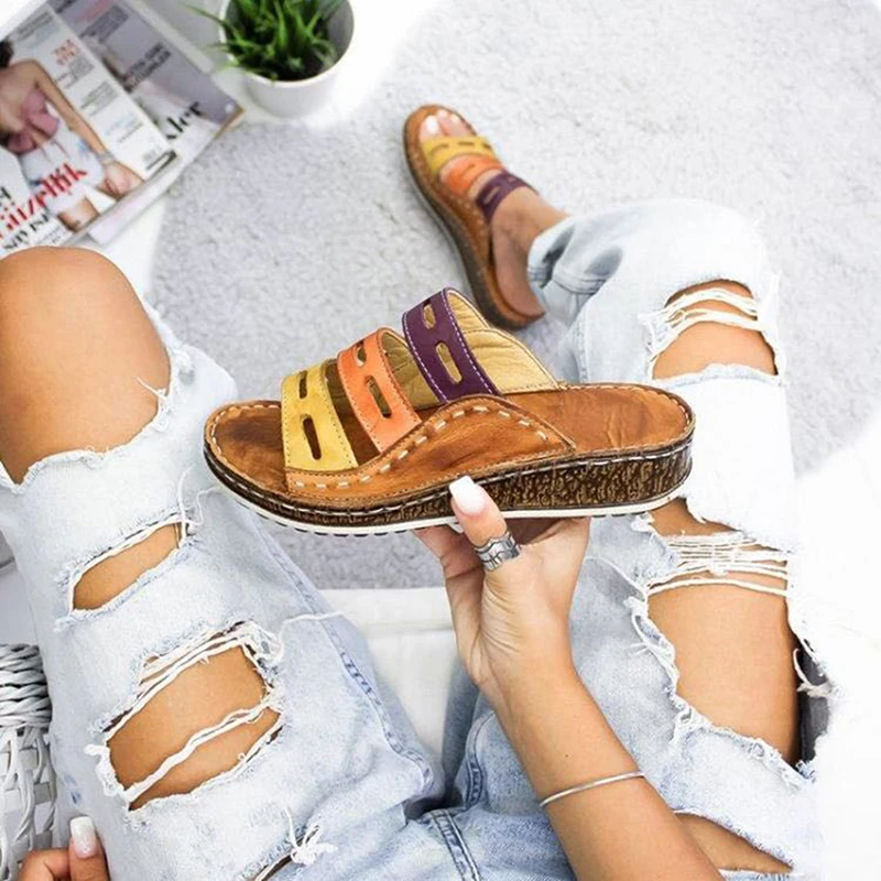 2019 танкетка Тапочки Сезон лето Женские сапоги в стиле ретро с вышивкой ColorCasual Low