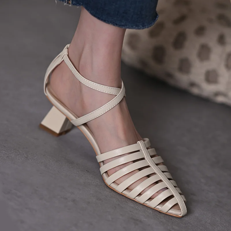 

Сандалии женские из натуральной кожи, летние босоножки в римском стиле с перфорацией, заостренный носок, каблук, бежевые