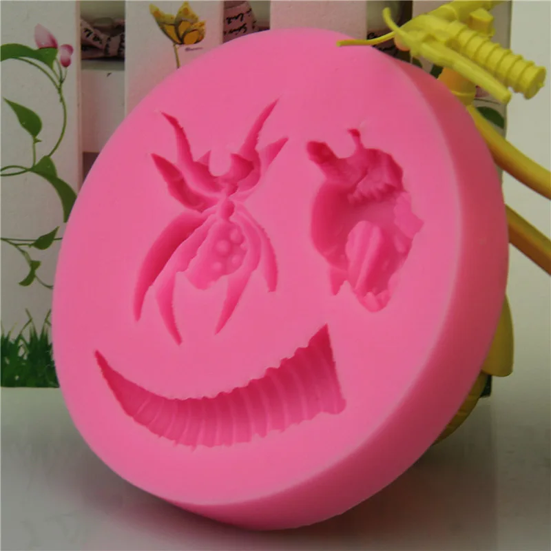 

Scary Prank Fondant Silicone Molds Insects Decorating