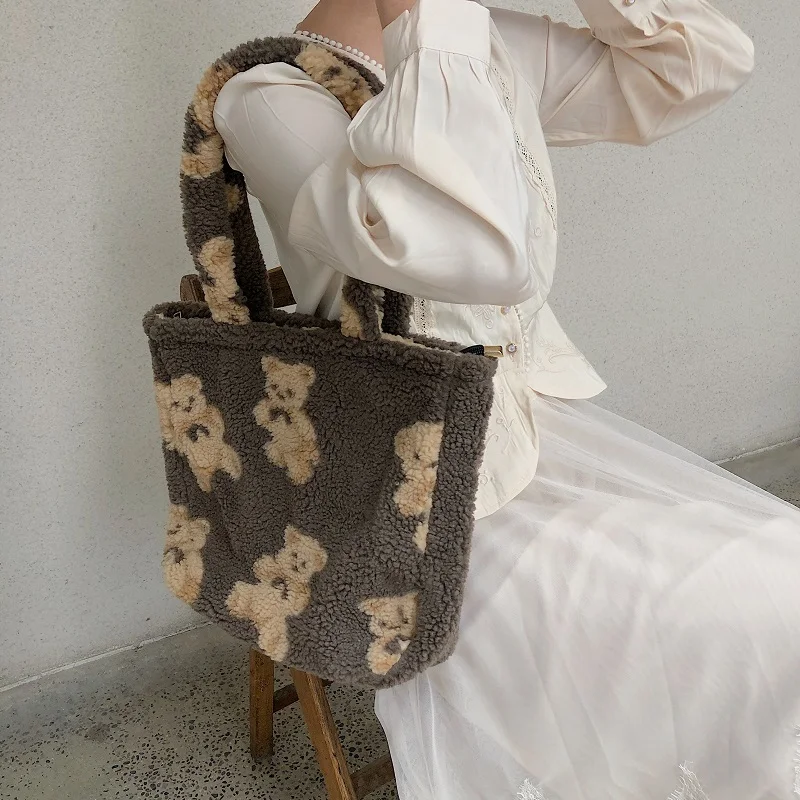 

Luxury Handbags Brand Designer 2020 Winter New Faux Lamb Wool Shoulder Bag Large Capacity Crossbody Bag Women Plush Bear Totes