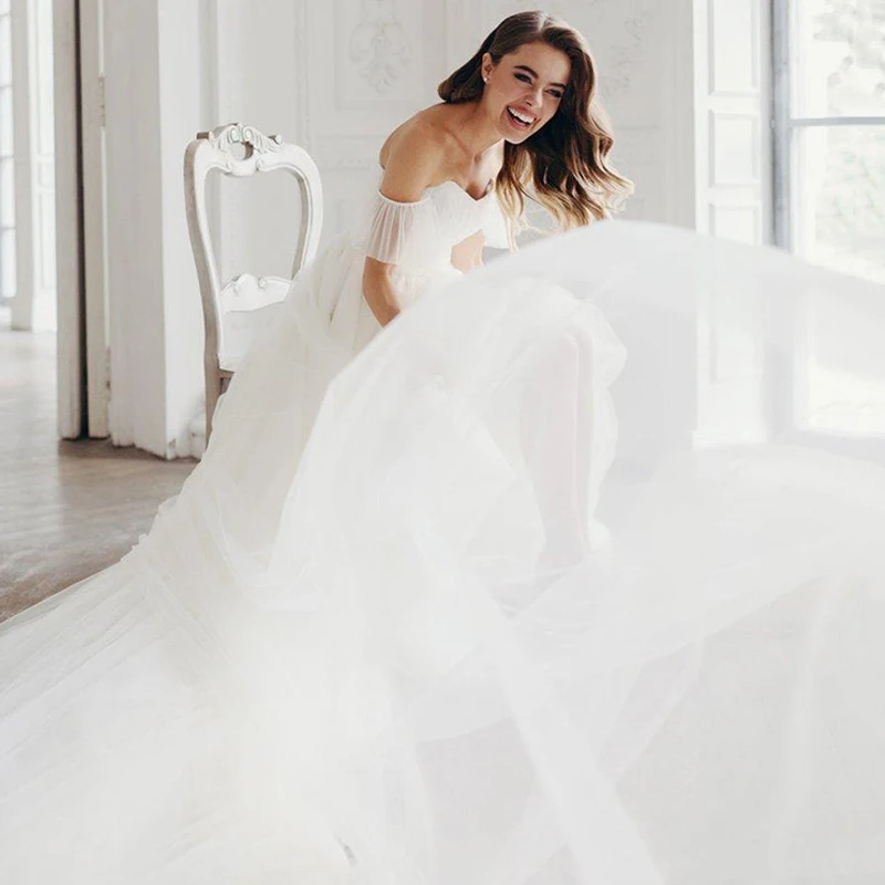 Платье женское вечернее из фатина с открытыми плечами|Свадебные платья| |