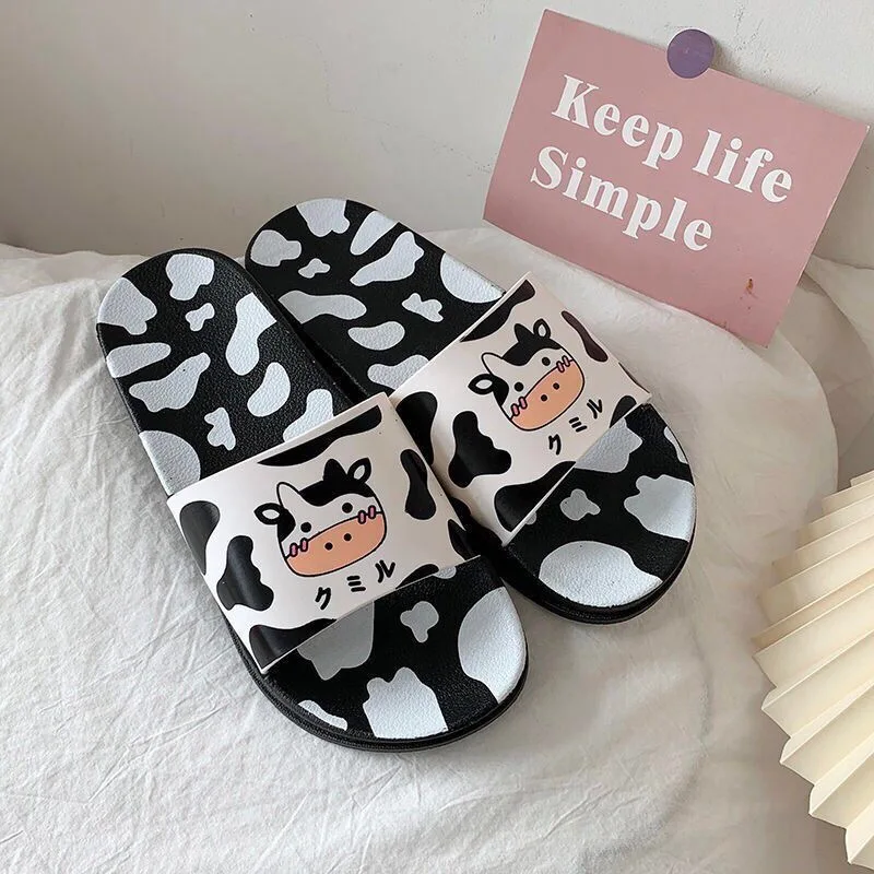 

2021 New lovely cow slippers female summer outside wear home use indoor soft bath bath slippers sapato