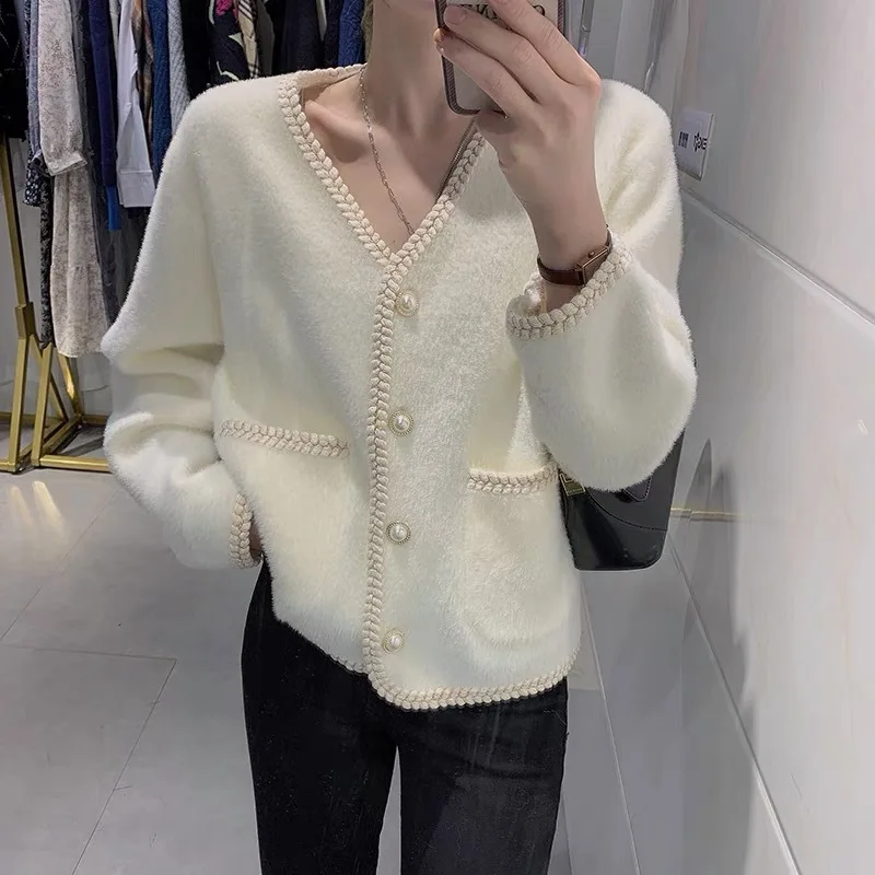 

2021 Autumn Women V-Neck Sweater Long Sleeve Loose Style Knitted Fashion Sweater Casual Women Black Cardigans Femme