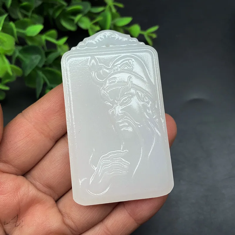 Натуральный камень белый нефрит резной кристаллический кулон для