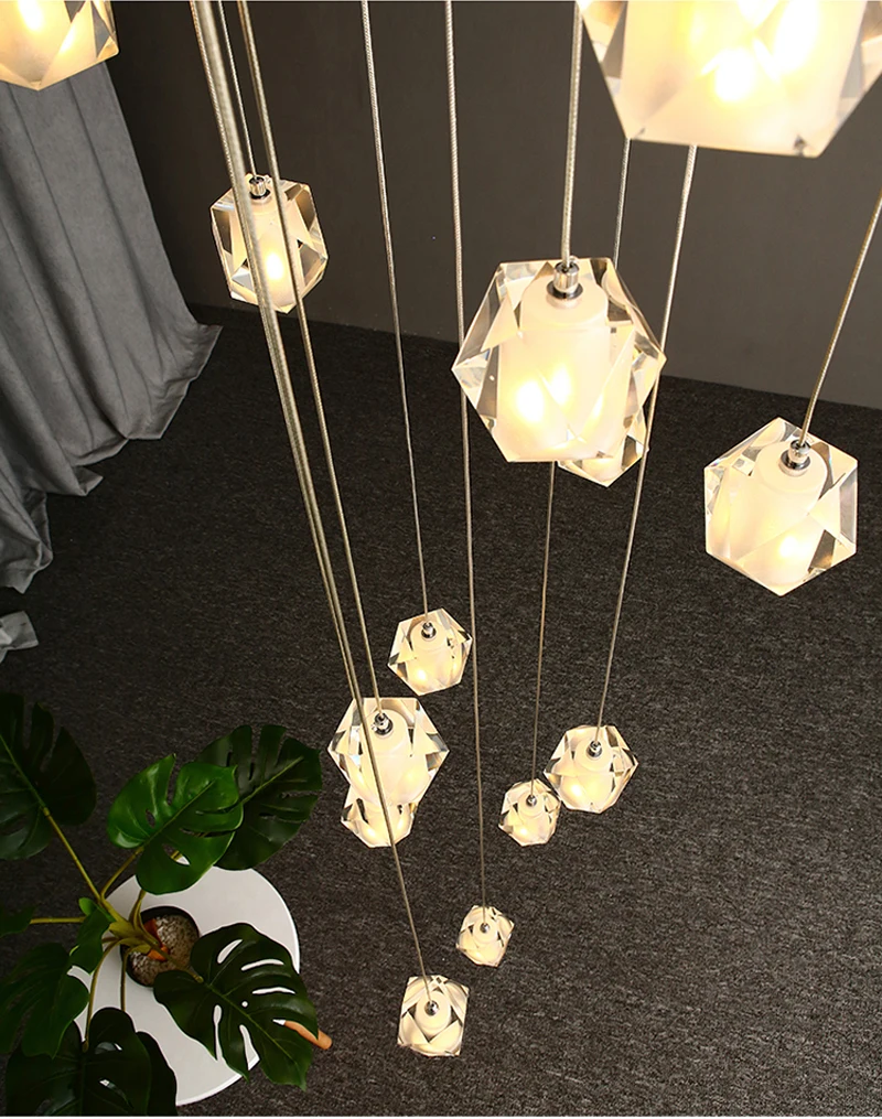 Спиральная лестница люстра длинная внутренняя светильник коридор вилла