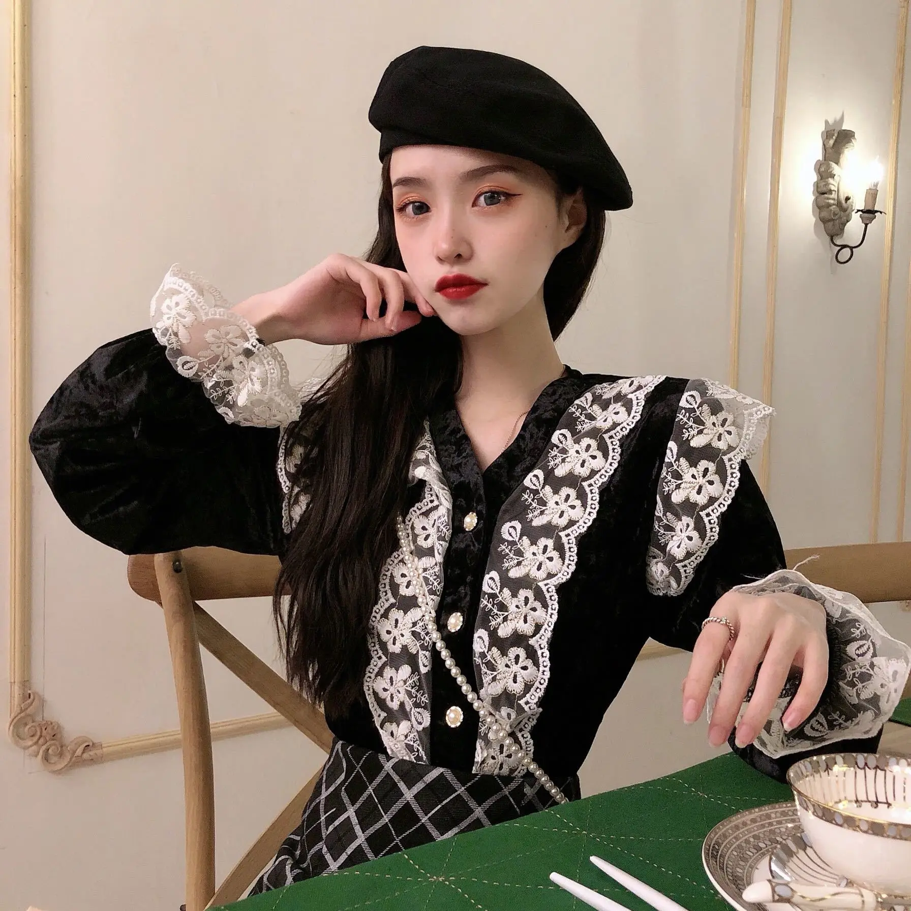 Блузка женская кружевная бархатная рубашка женский топ свободная с длинным